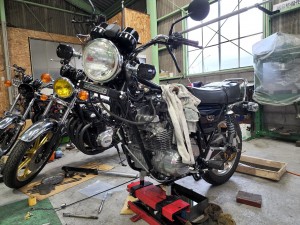 カワサキZ400RX Fﾌｫｰｸohｱｸｾﾙケーブル類交換2