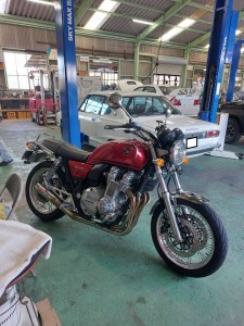 CB1100